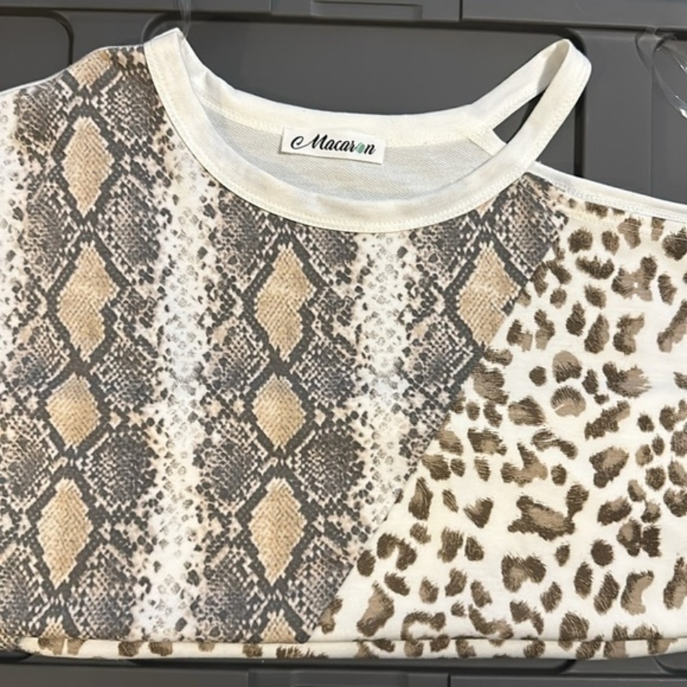 Anthropologie one of a kind cold shoulder short sleeve top